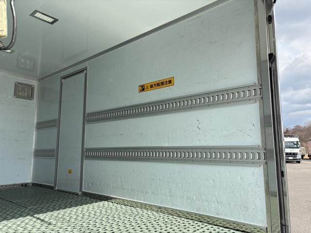 HINO DUTRO 2018 Image 31