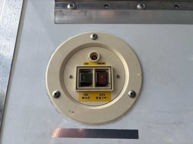 ISUZU FORWARD 2018 Image 31