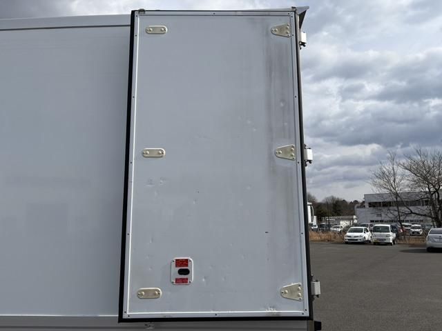 ISUZU FORWARD 2018 Image 31