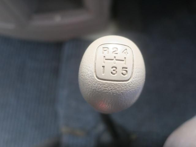 HINO LIESSE 2001 Image 31