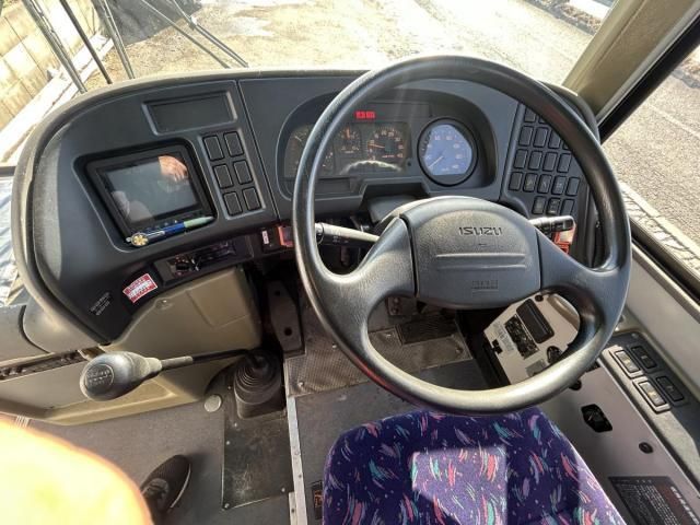 ISUZU ERGA 2001 Image 31