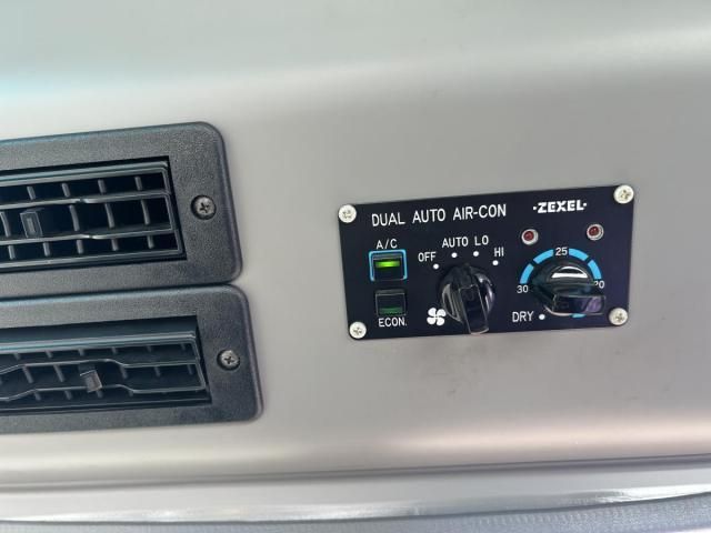 ISUZU ERGA 2001 Image 31