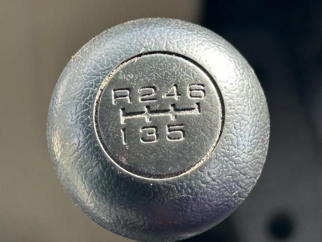 ISUZU ERGA 2001 Image 31