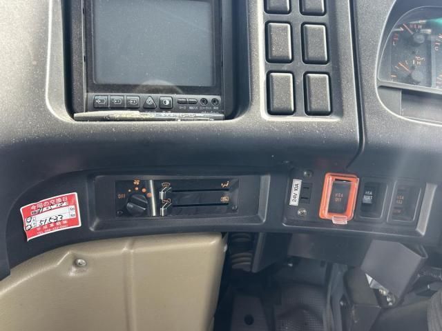 ISUZU ERGA 2001 Image 31