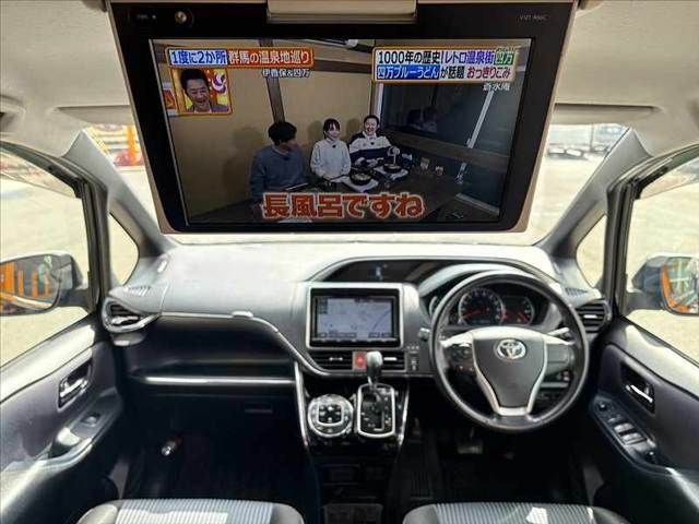 TOYOTA VOXY 2016 Image 31