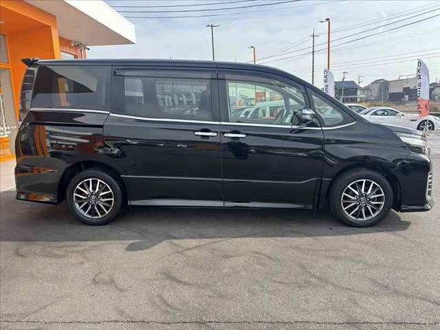 TOYOTA VOXY 2016 Image 31