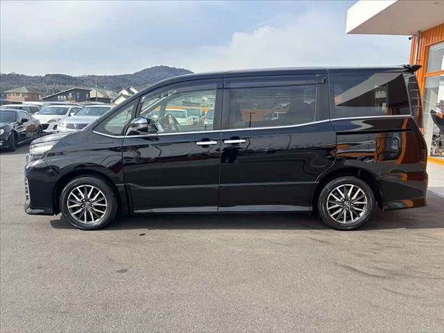 TOYOTA VOXY 2016 Image 31