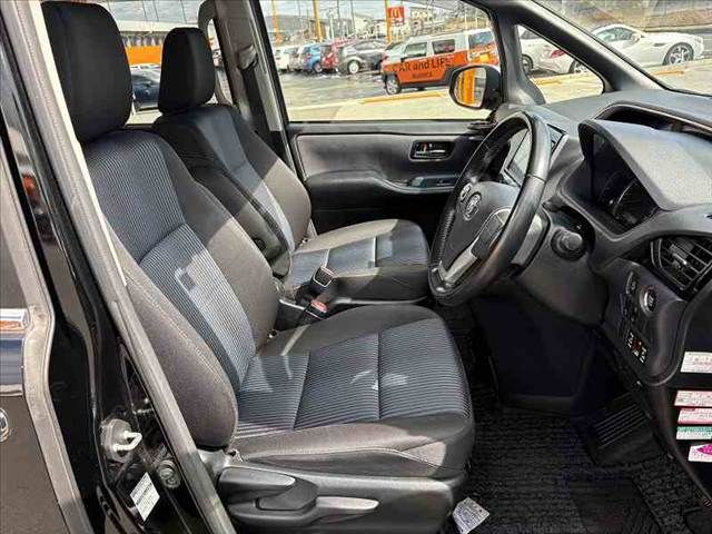 TOYOTA VOXY 2016 Image 31