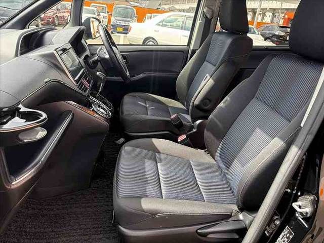 TOYOTA VOXY 2016 Image 31