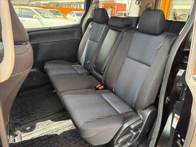 TOYOTA VOXY 2016 Image 31