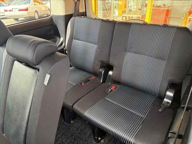 TOYOTA VOXY 2016 Image 31