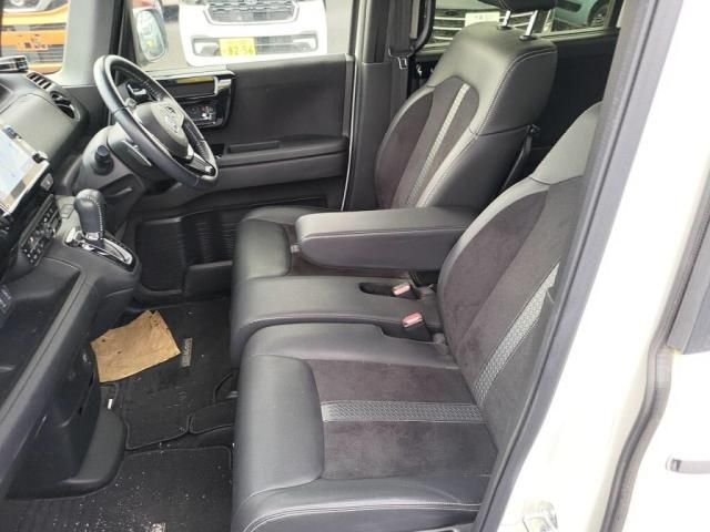 HONDA N BOX CUSTOM 2021 Image 31