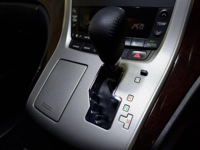 TOYOTA ALPHARD 2013 Image 31