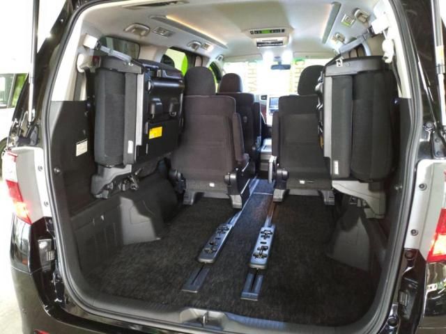 TOYOTA ALPHARD 2013 Image 31