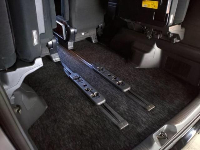 TOYOTA ALPHARD 2013 Image 31