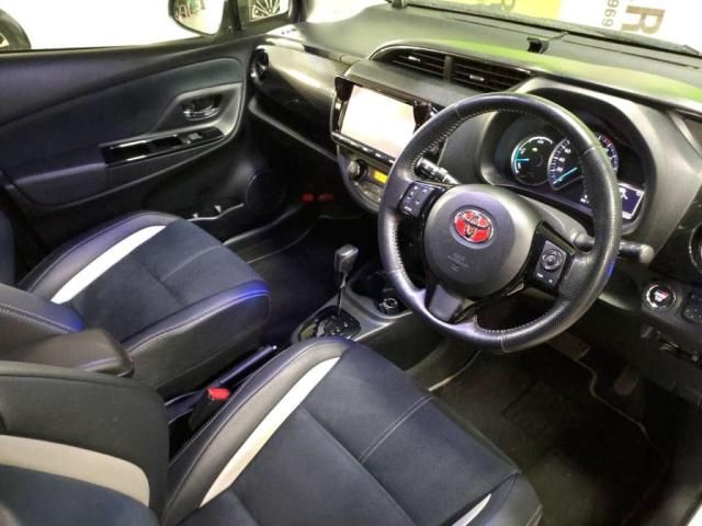 TOYOTA VITZ HYBRID 2019 Image 31