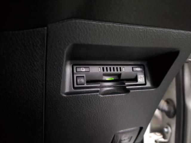 TOYOTA VITZ HYBRID 2019 Image 31