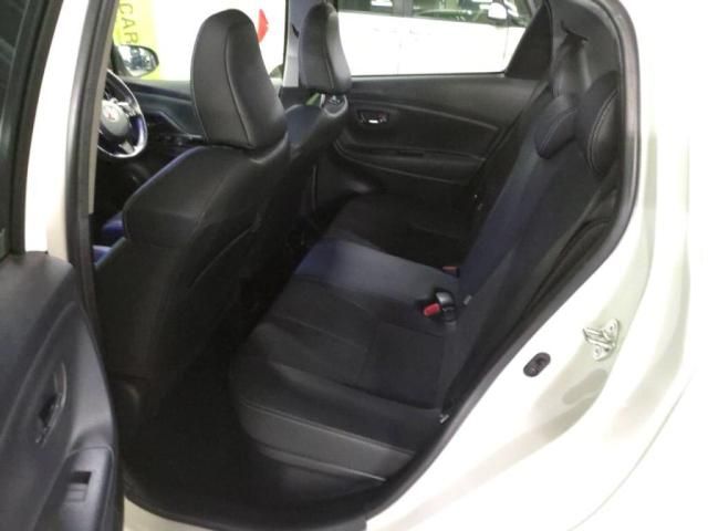 TOYOTA VITZ HYBRID 2019 Image 31