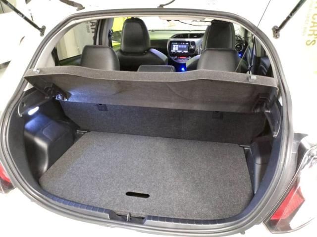 TOYOTA VITZ HYBRID 2019 Image 31