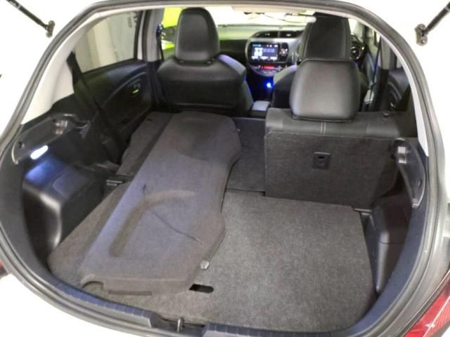 TOYOTA VITZ HYBRID 2019 Image 31