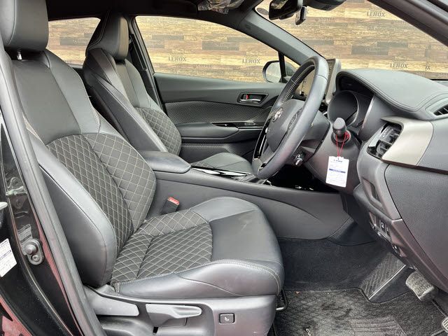 TOYOTA C-HR 2023 Image 31