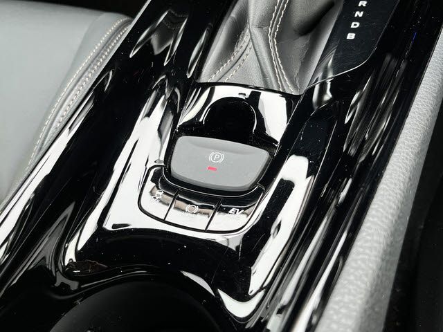 TOYOTA C-HR 2023 Image 31