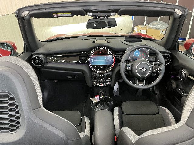 BMW MINI OPEN 2022 Image 31