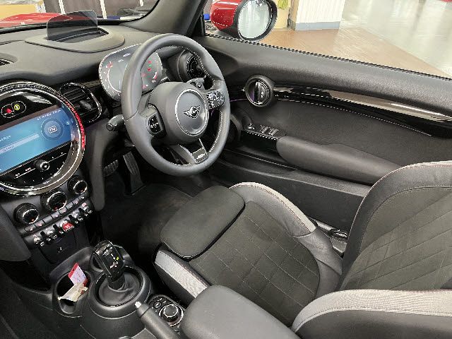 BMW MINI OPEN 2022 Image 31