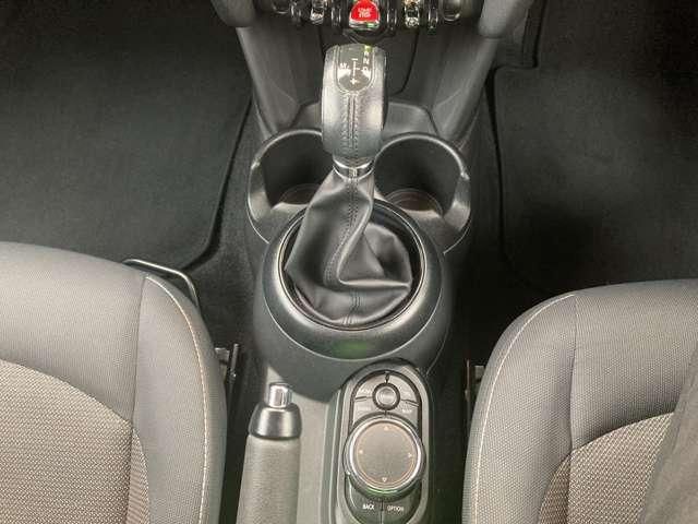 BMW MINI ONE 5DOOR 2015 Image 31