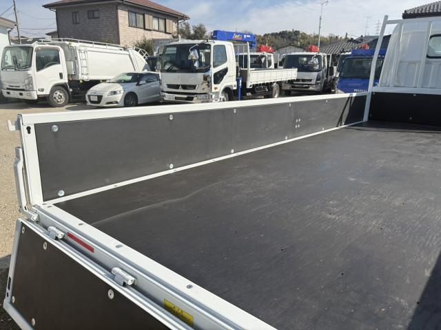 MITSUBISHI CANTER 2024 Image 31