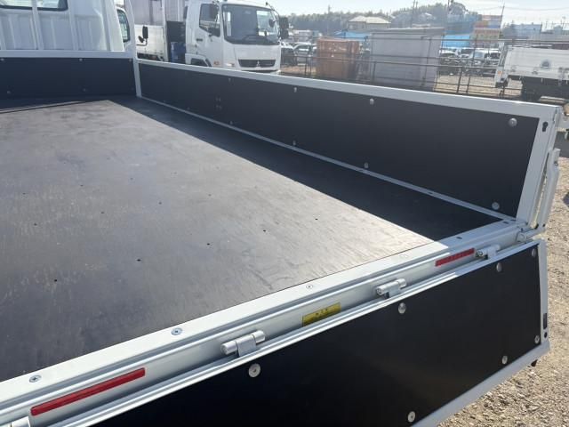 MITSUBISHI CANTER 2024 Image 31