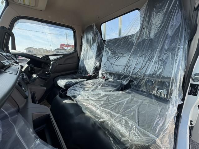 MITSUBISHI CANTER 2024 Image 31