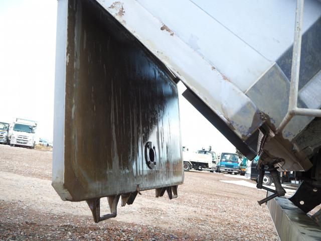 NISSAN DIESEL QUON 2016 Image 31