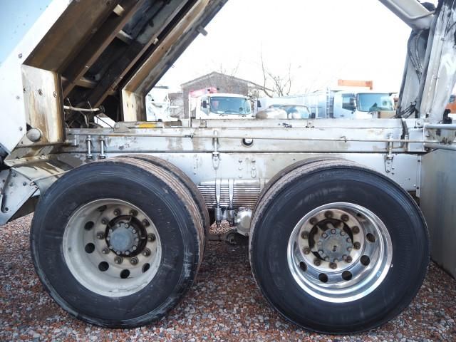 HINO PROFIA 2015 Image 31