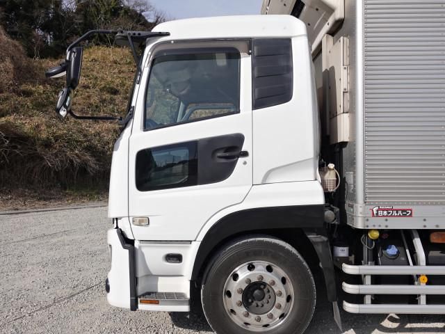 NISSAN DIESEL QUON 2017 Image 31