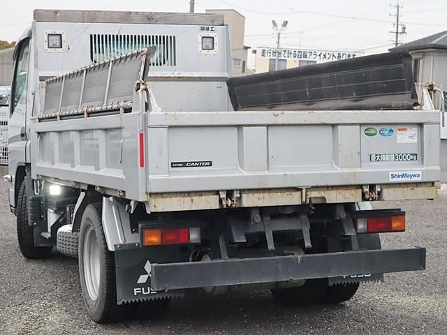 MITSUBISHI CANTER 2023 Image 31