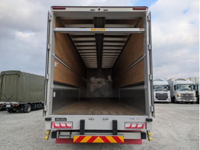 ISUZU GIGA 2025 Image 31