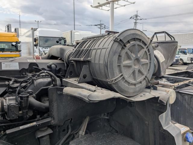 NISSAN DIESEL QUON 2015 Image 31