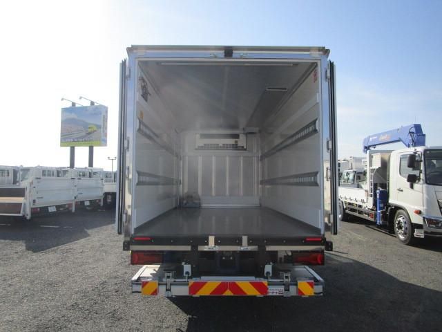 MITSUBISHI CANTER 2025 Image 31