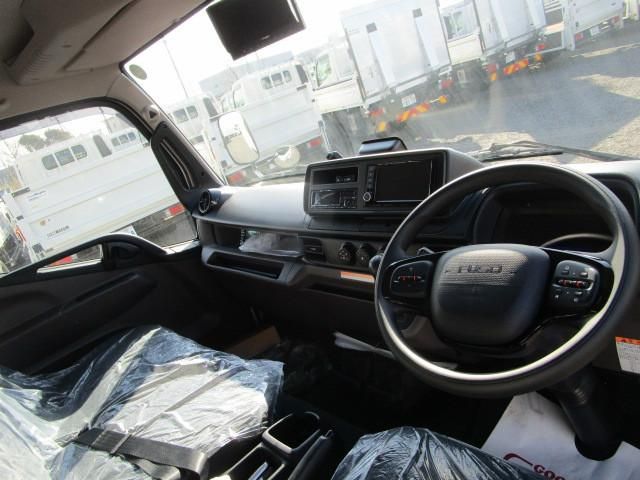 MITSUBISHI CANTER 2025 Image 31