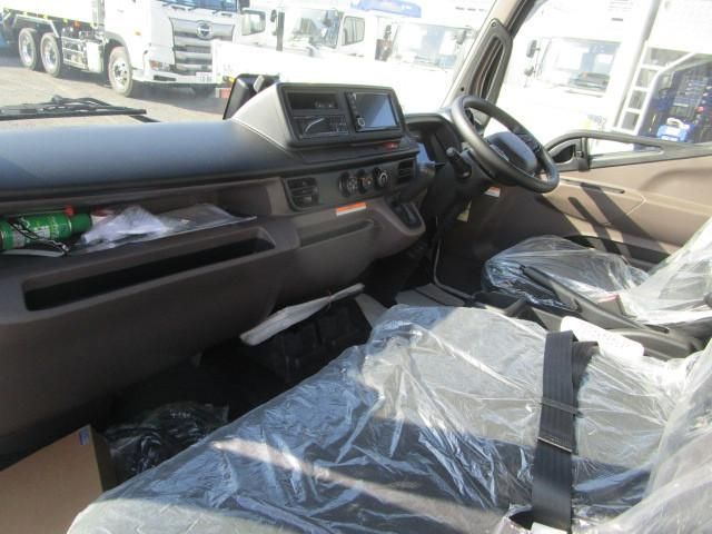 MITSUBISHI CANTER 2025 Image 31