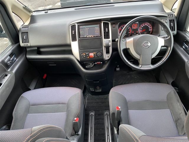 NISSAN SERENA  WG 4WD 2010 Image 31