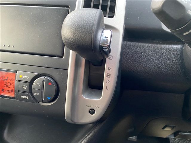 NISSAN SERENA  WG 4WD 2010 Image 31