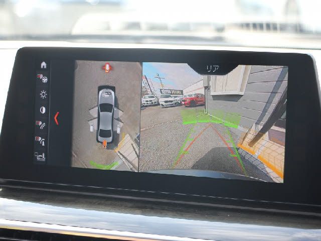 BMW 5SERIES SEDAN 2018 Image 31