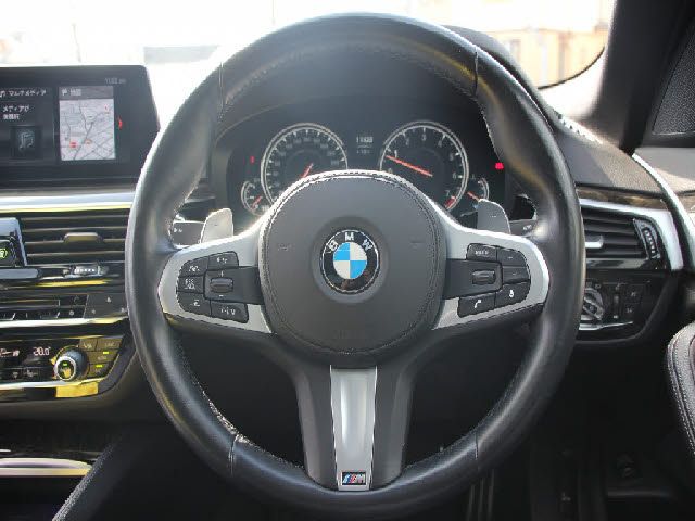 BMW 5SERIES SEDAN 2018 Image 31