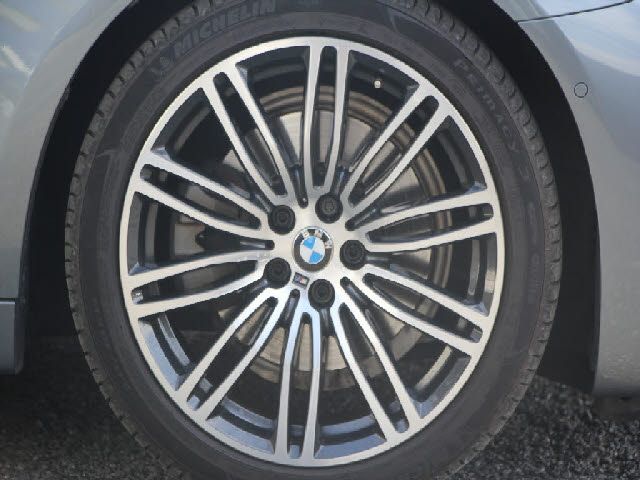 BMW 5SERIES SEDAN 2018 Image 31