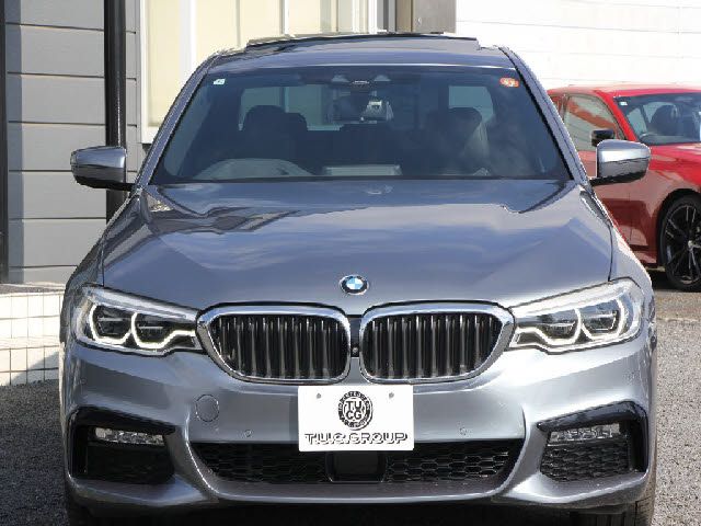 BMW 5SERIES SEDAN 2018 Image 31