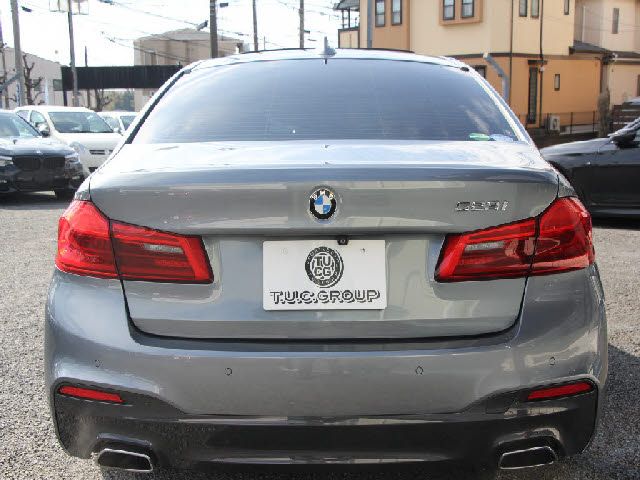 BMW 5SERIES SEDAN 2018 Image 31