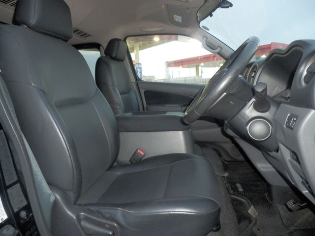 NISSAN NV350 CARAVAN 4WD 2014 Image 31