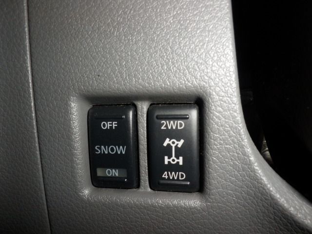 NISSAN NV350 CARAVAN 4WD 2014 Image 31